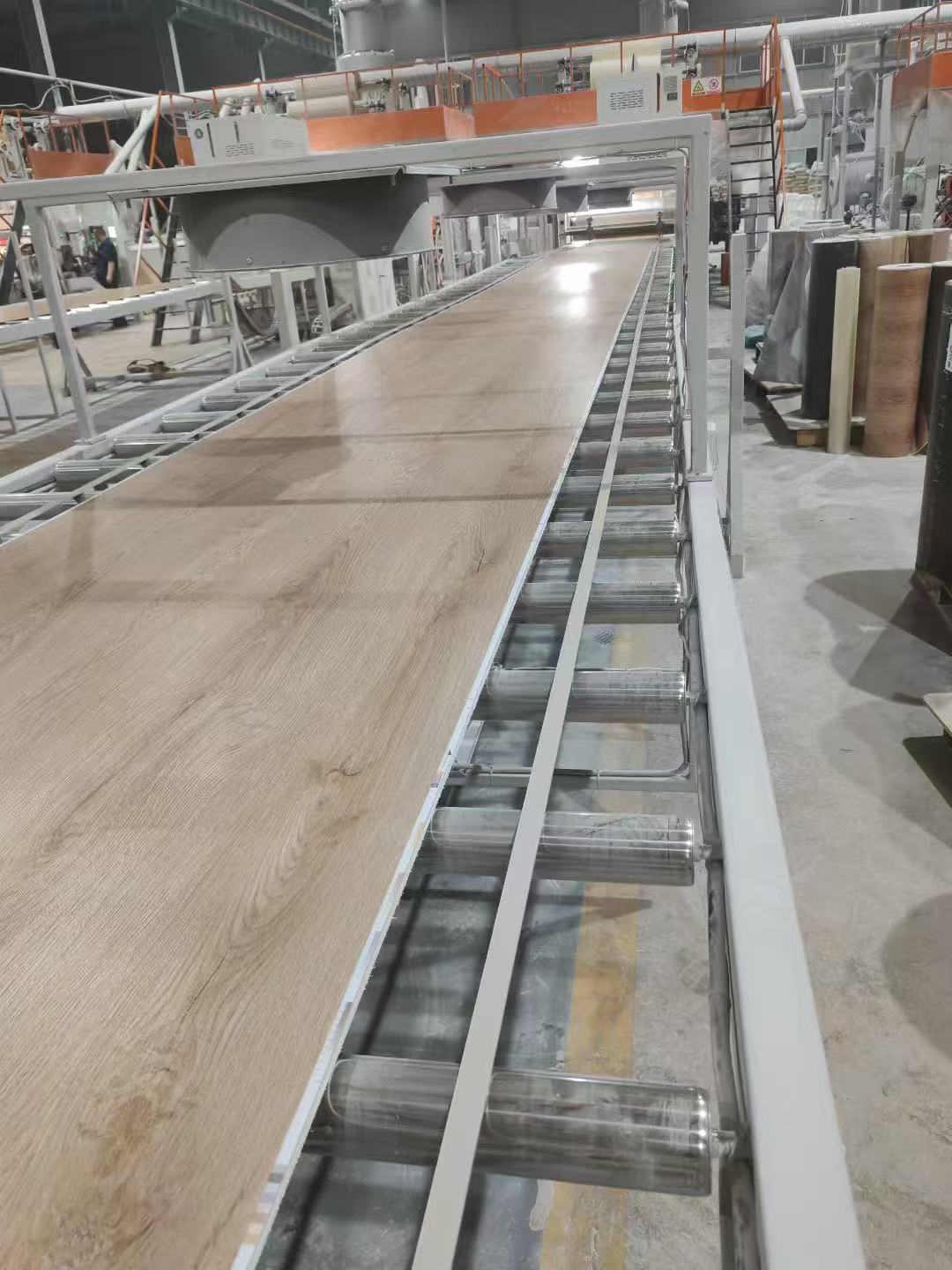 How to select a reliable supplier to support your selling of vinyl flooring